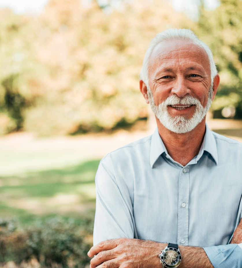 Homem usando notebook